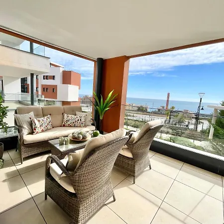 Luxury 3 Bedroom 300m From The 公寓 *