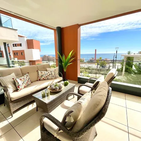Luxury 3 Bedroom 300m From The Fuengirola