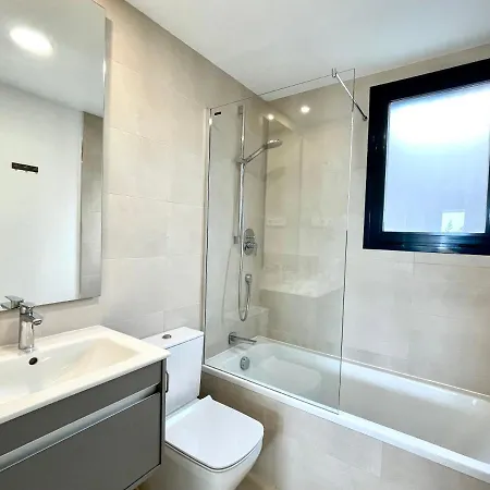 Luxury 3 Bedroom 300m From The Apartman Fuengirola