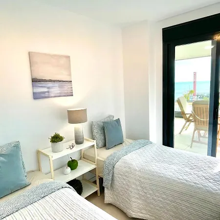 Luxury 3 Bedroom 300m From The