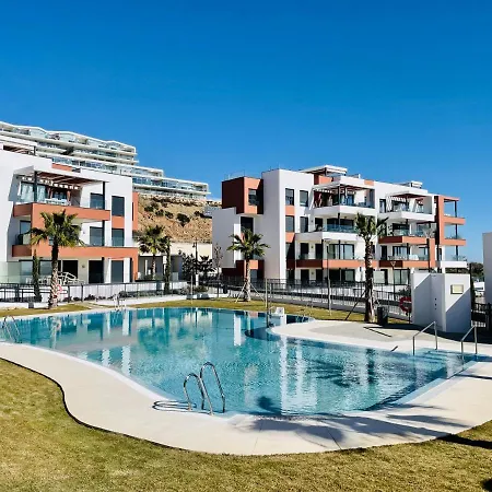 Luxury 3 Bedroom 300m From The