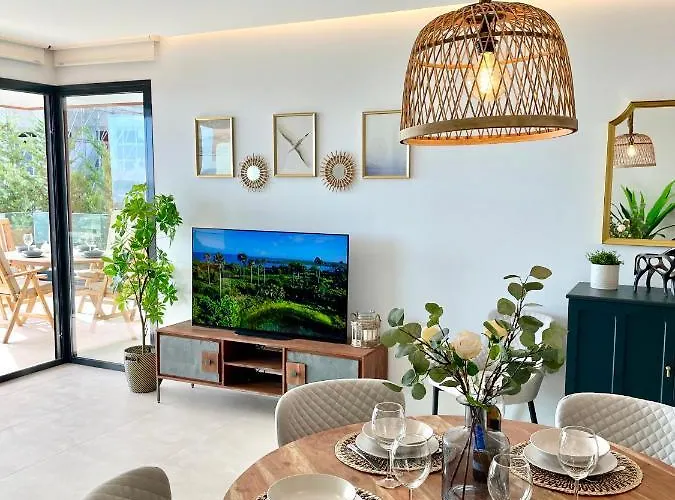 Appartement Luxury 3 Bedroom 300m From The