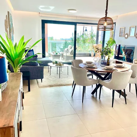 Luxury 3 Bedroom 300m From The Apartmán Fuengirola