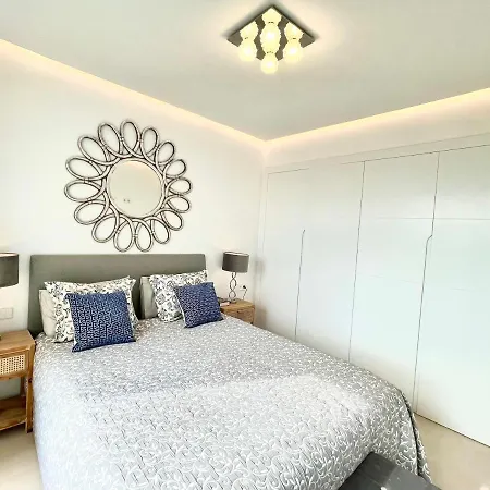 Luxury 3 Bedroom 300m From The