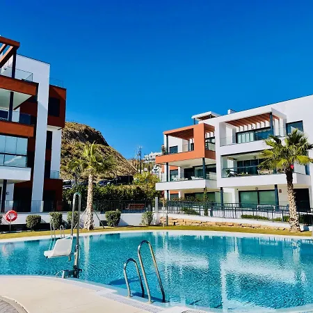 Luxury 3 Bedroom 300m From The * Fuengirola