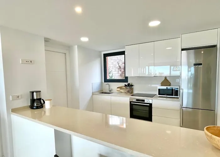 דירה Luxury 3 Bedroom 300m From The *