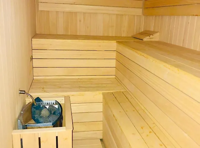 Luxury 3 Bedroom 300m From The פואנגירולה