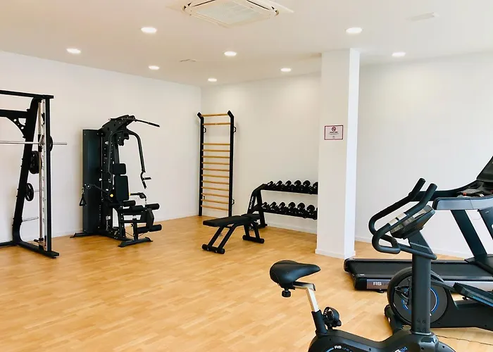 Luxury 3 Bedroom 300m From The פואנגירולה