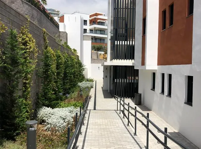 דירה Luxury 3 Bedroom 300m From The *