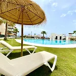 Apartment Luxury 3 Bedroom 300m From The *