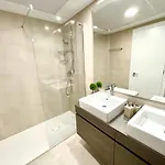 Apartment Luxury 3 Bedroom 300m From The *